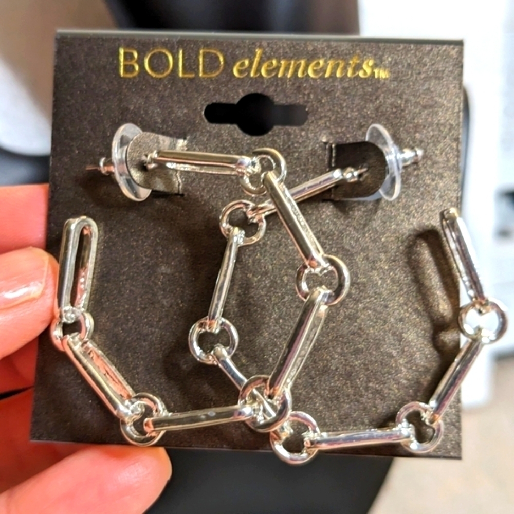 Bold Elements Silver Modern Paperclip Hoops